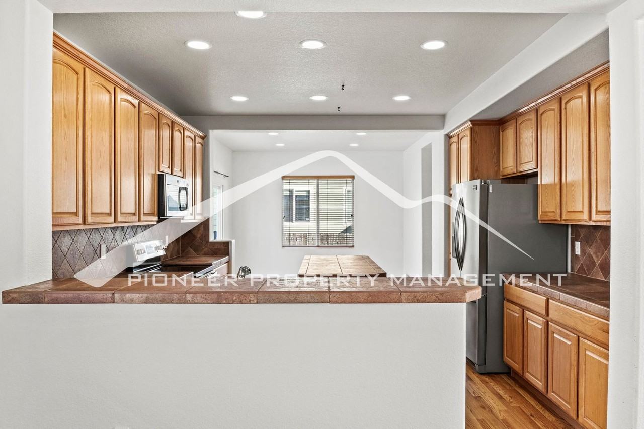 6972 Conifer Ridge Dr - Photo 7 of 32