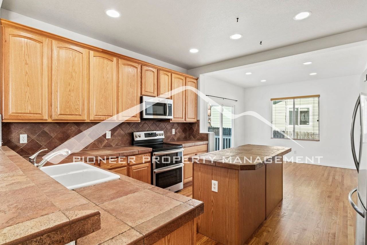 6972 Conifer Ridge Dr - Photo 2 of 32