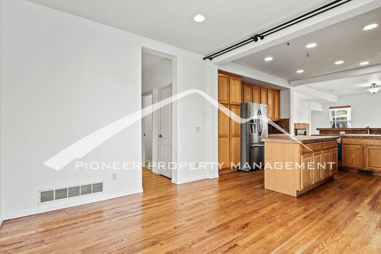 6972 Conifer Ridge Dr - Photo 6 of 32