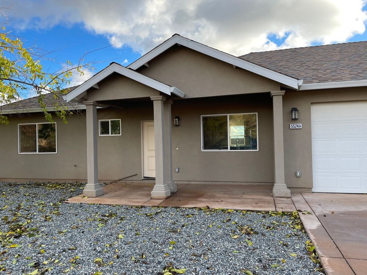 5524 Paloma Ave - Photo 5 of 19