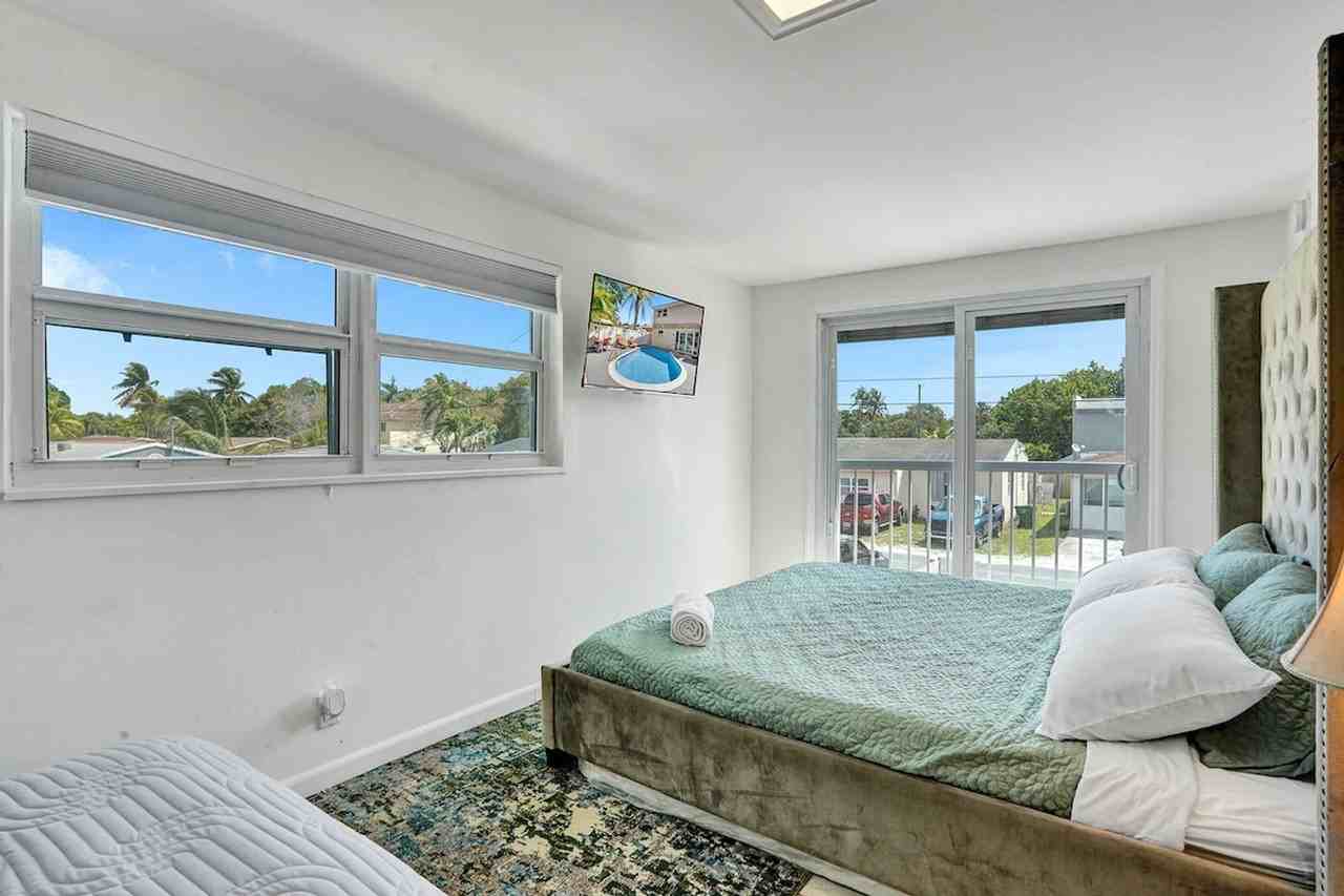 712 Sw 7th Ter #1037652P - Photo 7 of 49