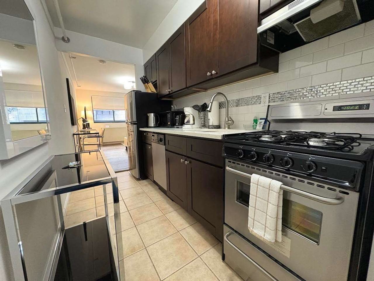 140 W 19th St #1038550P - Photo 2 of 15