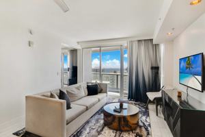 featured image of 3101 Bayshore Dr