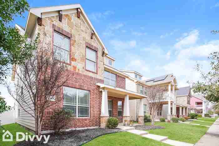 1513 Sycamore St - Photo 3 of 25