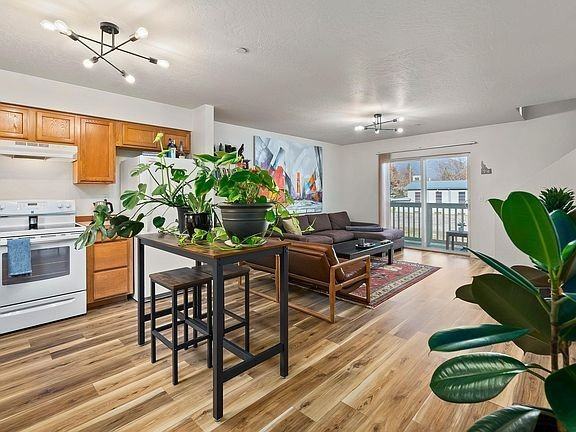 327 Olive Ave #E - Photo 3 of 12