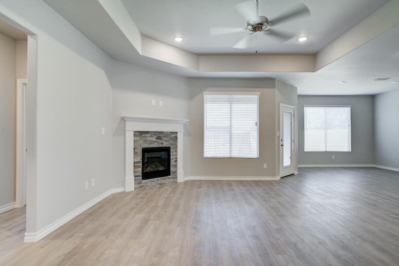 7602 60th St - Photo 6 of 20