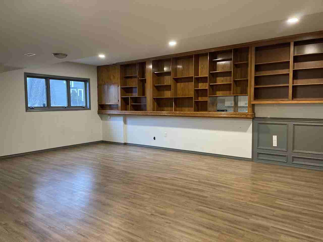 194 Christina St S #4 - Photo 3 of 11