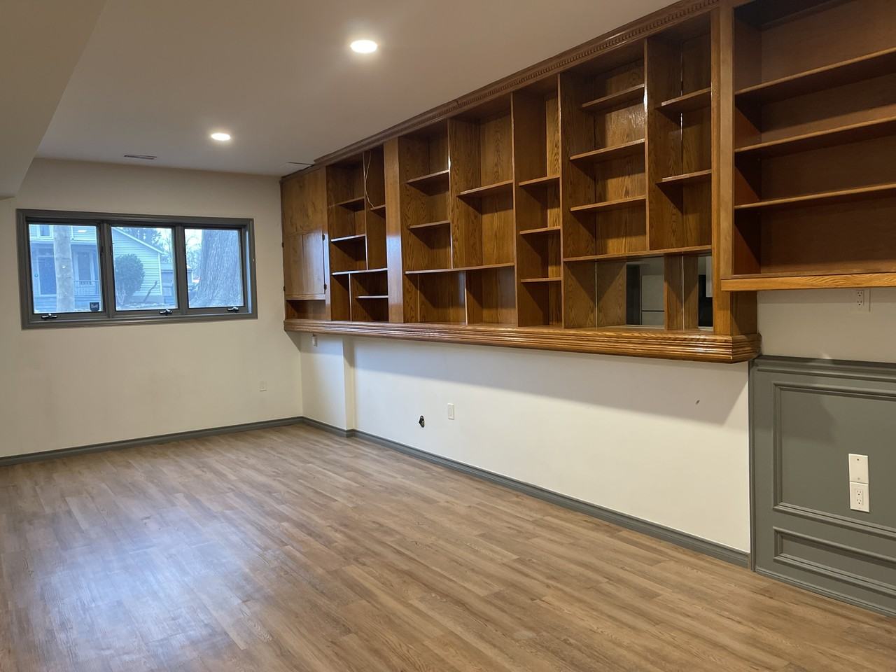 194 Christina St S #4 - Photo 4 of 11