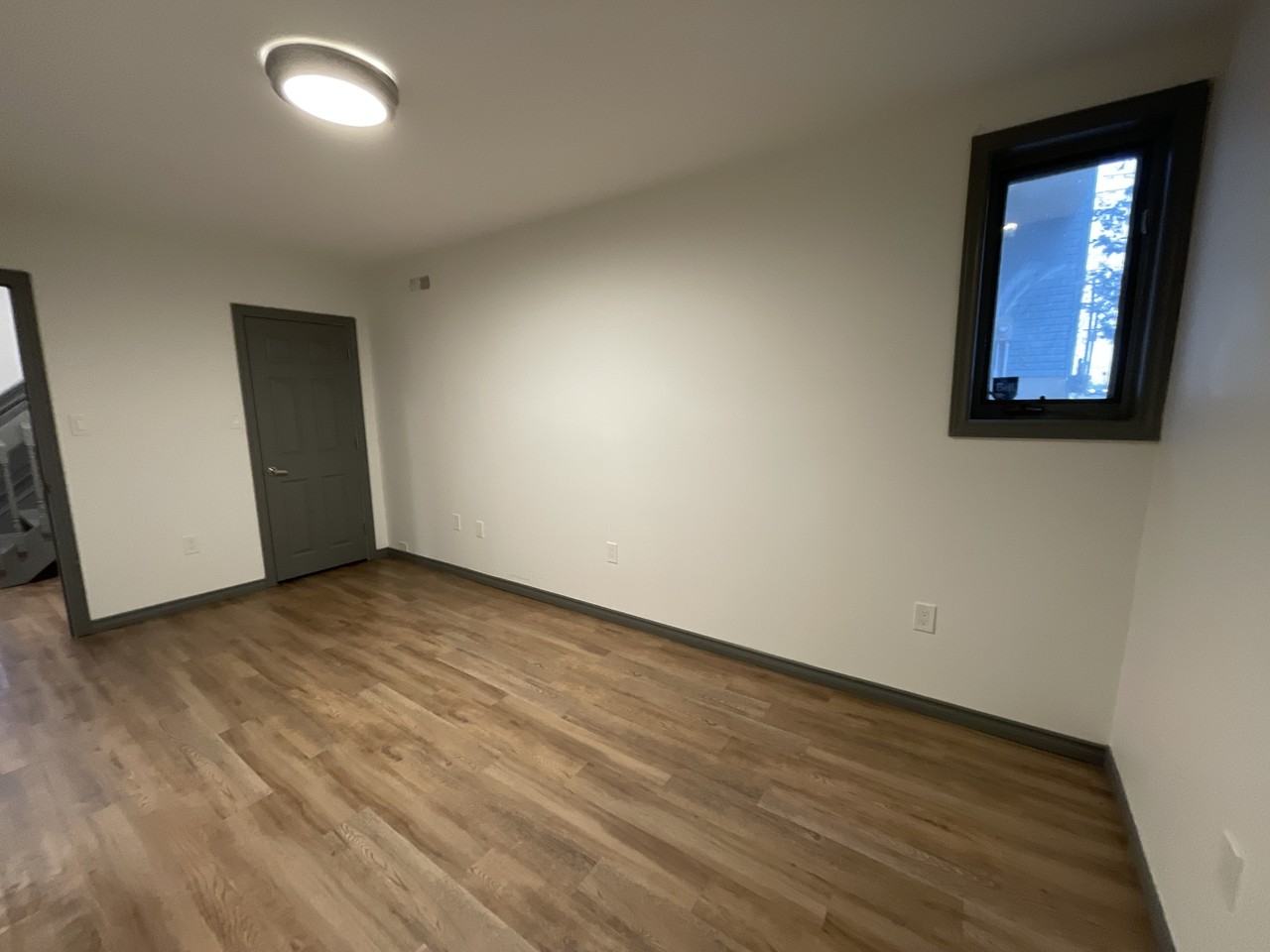 194 Christina St S #4 - Photo 7 of 11