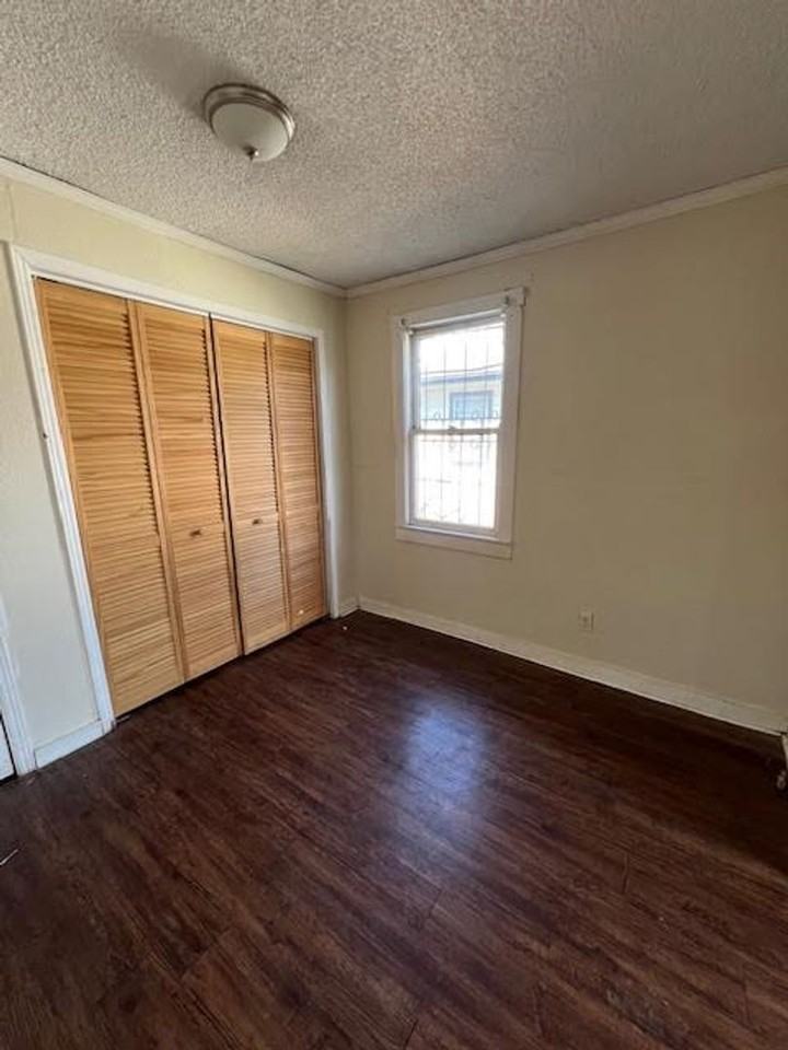 1140 Faulkner Ln - Photo 4 of 13