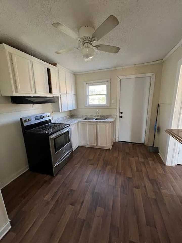 1140 Faulkner Ln - Photo 7 of 13