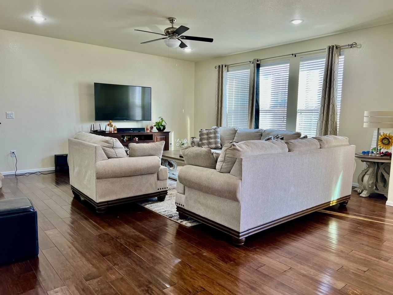 10488 Evansville Cir - Photo 3 of 16