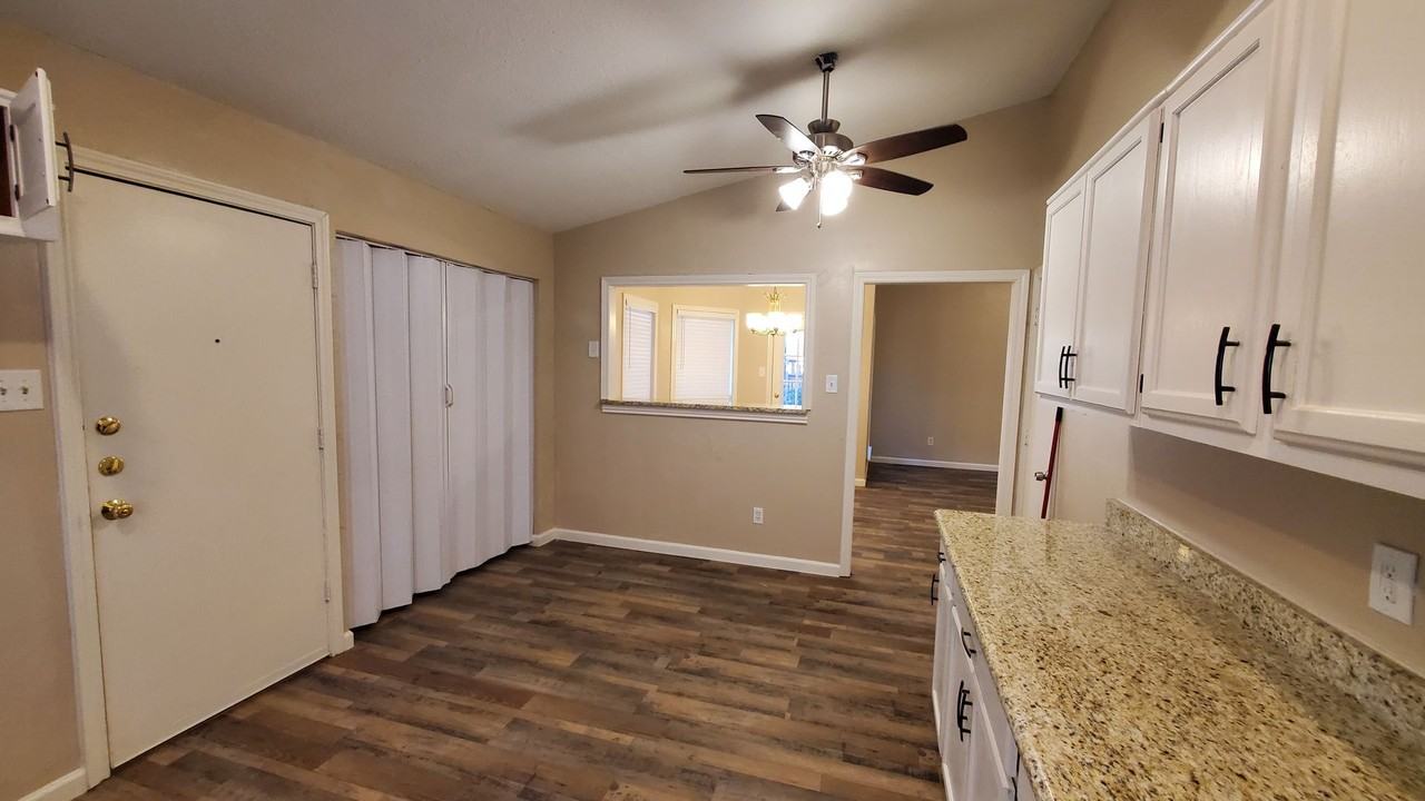 8440 Willow Creek Dr - Photo 3 of 16