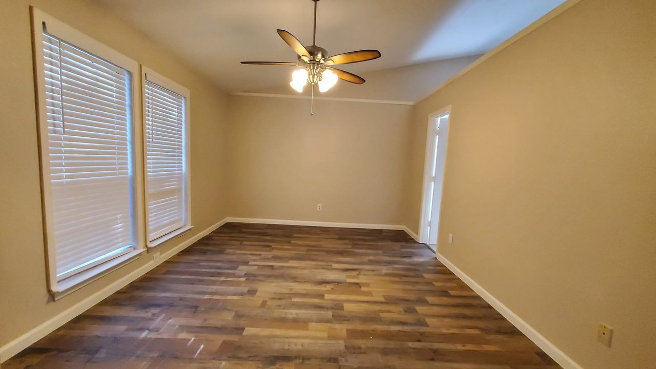 8440 Willow Creek Dr - Photo 7 of 16