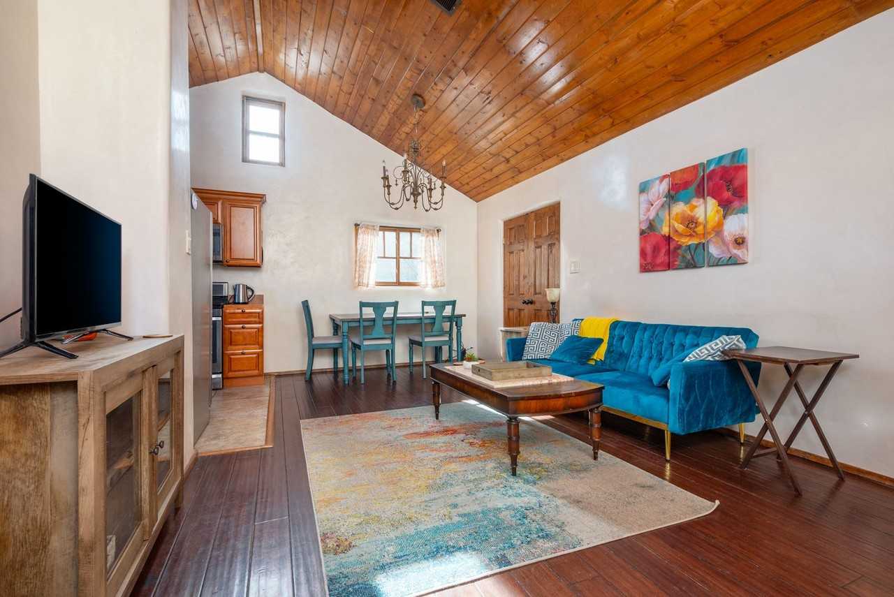 1433 Paseo De Peralta - Photo 3 of 20