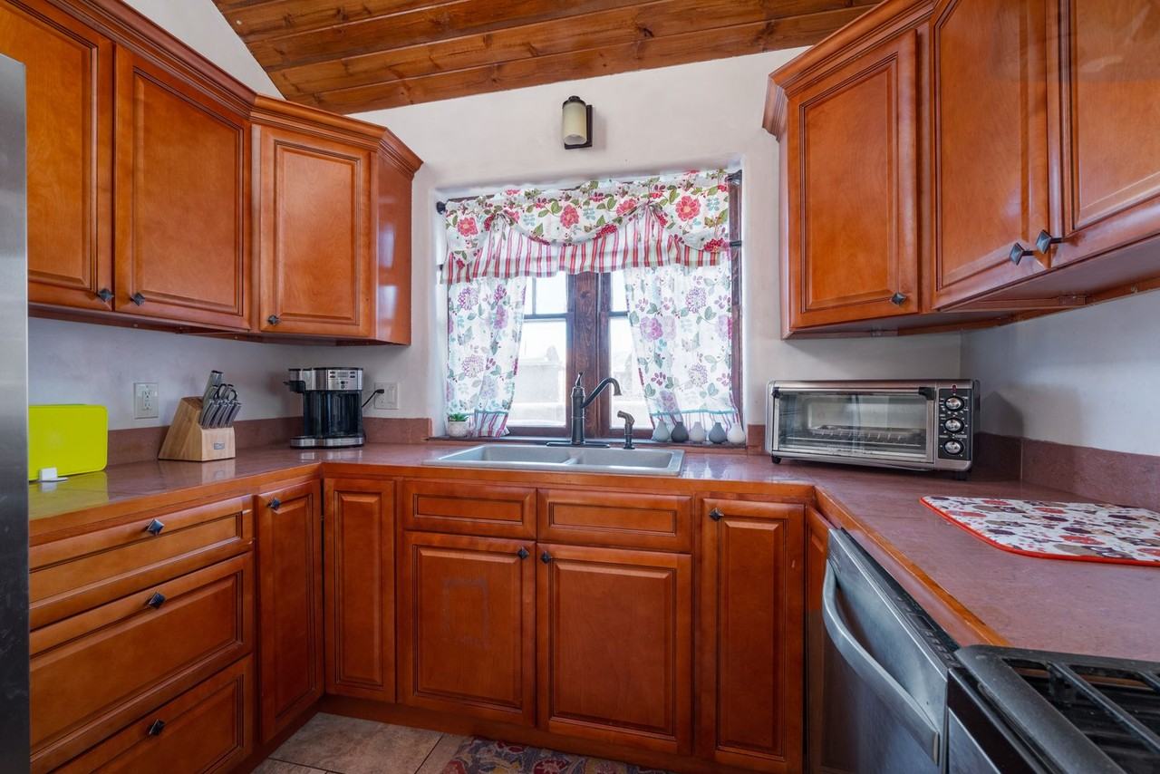 1433 Paseo De Peralta - Photo 7 of 20