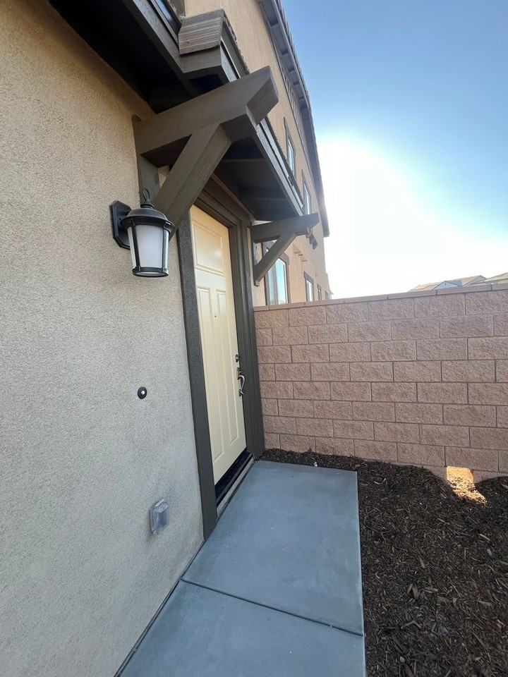 25783 Branson Ln - Photo 2 of 13