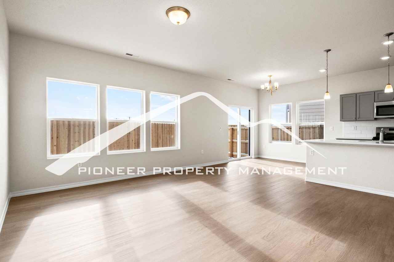 10975 Rowena Way - Photo 3 of 23