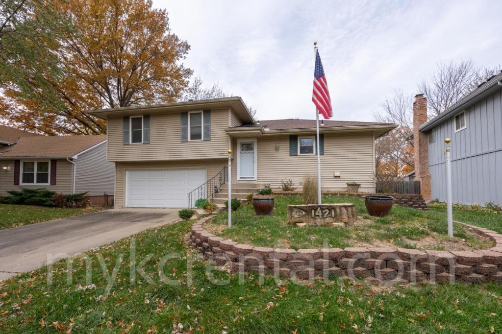 1421 S Apache Ln - Photo 2 of 31