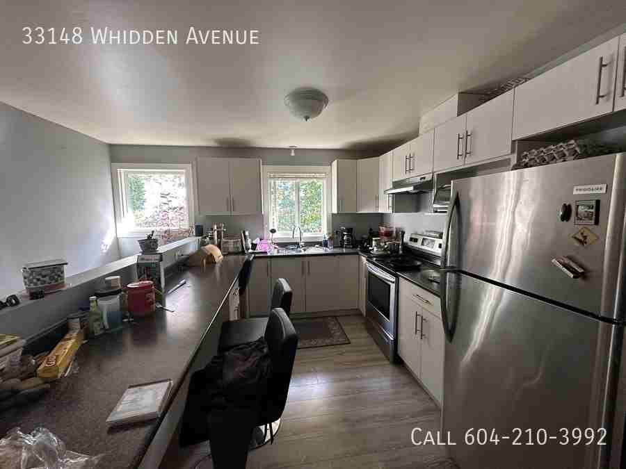 33148 Whidden Ave - Photo 2 of 13