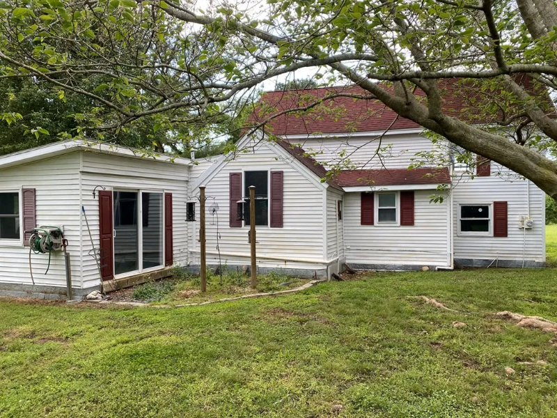 198 Market St - Photo 3 of 20