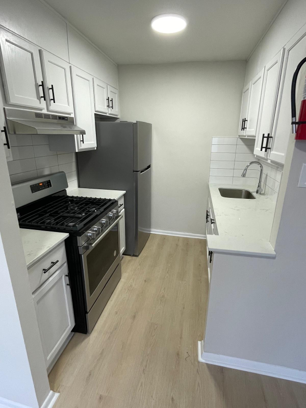 2200 Hamilton Ave Apt D #D - Photo 3 of 10