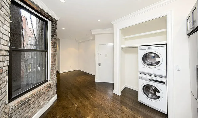 392 E 74th St #15 - Photo 3 of 5