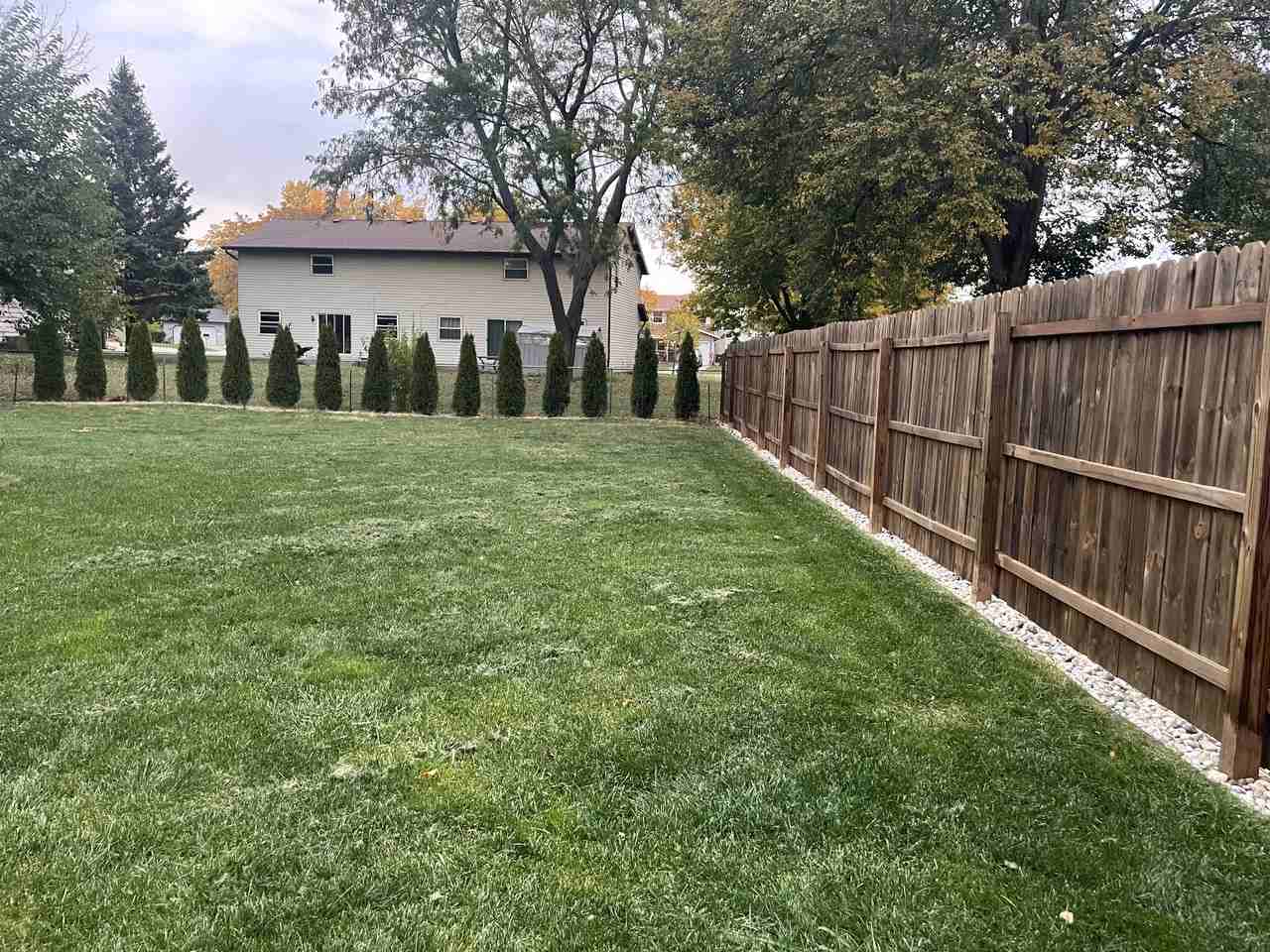 2700 Woodridge Ln #2700 - Photo 2 of 11