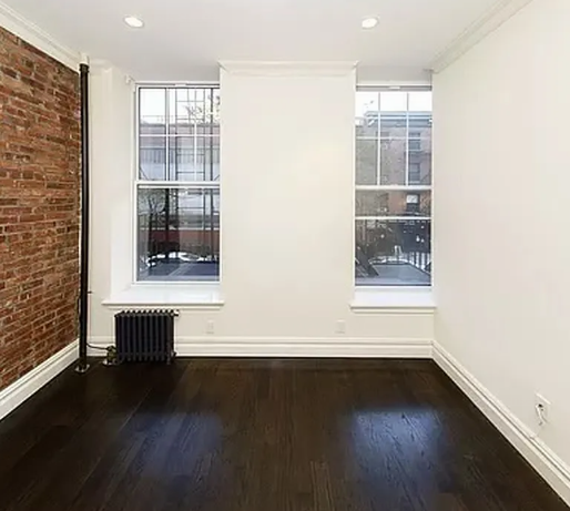 346 E 13th St #2D - Photo 4 of 15