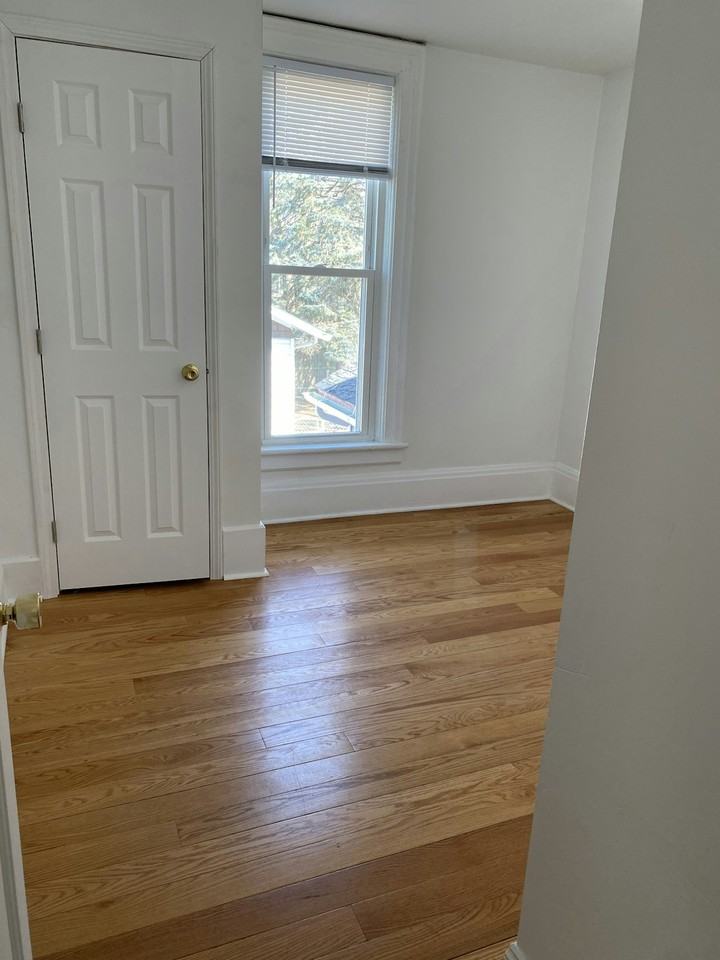 202 Park Street - Photo 5 of 15