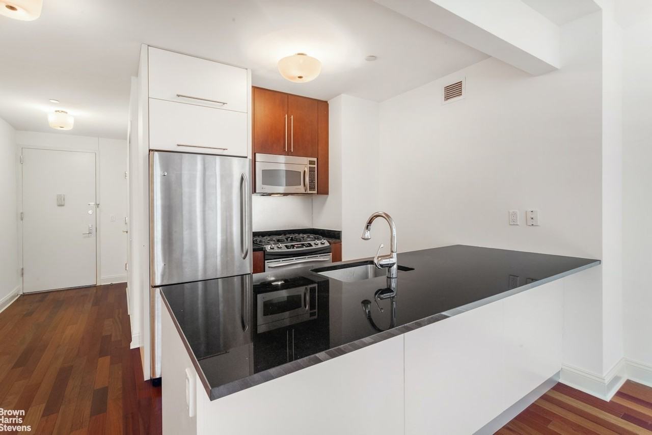 FRONT STREET AND YORK STREET #5F - Photo 2 of 12