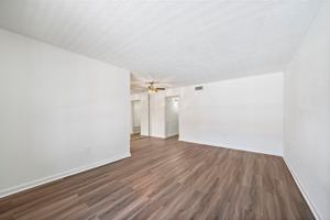 featured image of 711 Holiday Dr #28
