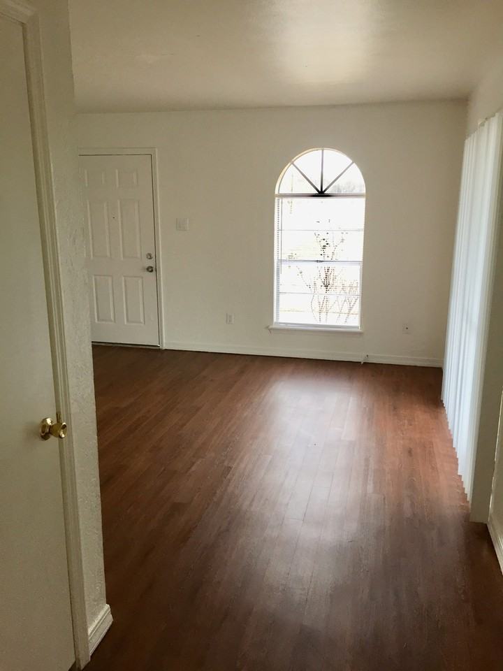 5705 E Texas St #15 - Photo 3 of 11