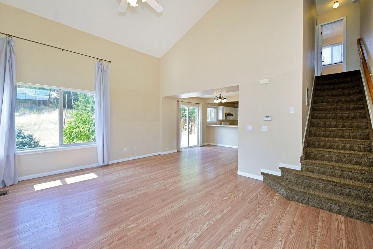4912 Ardley Dr - Photo 3 of 21