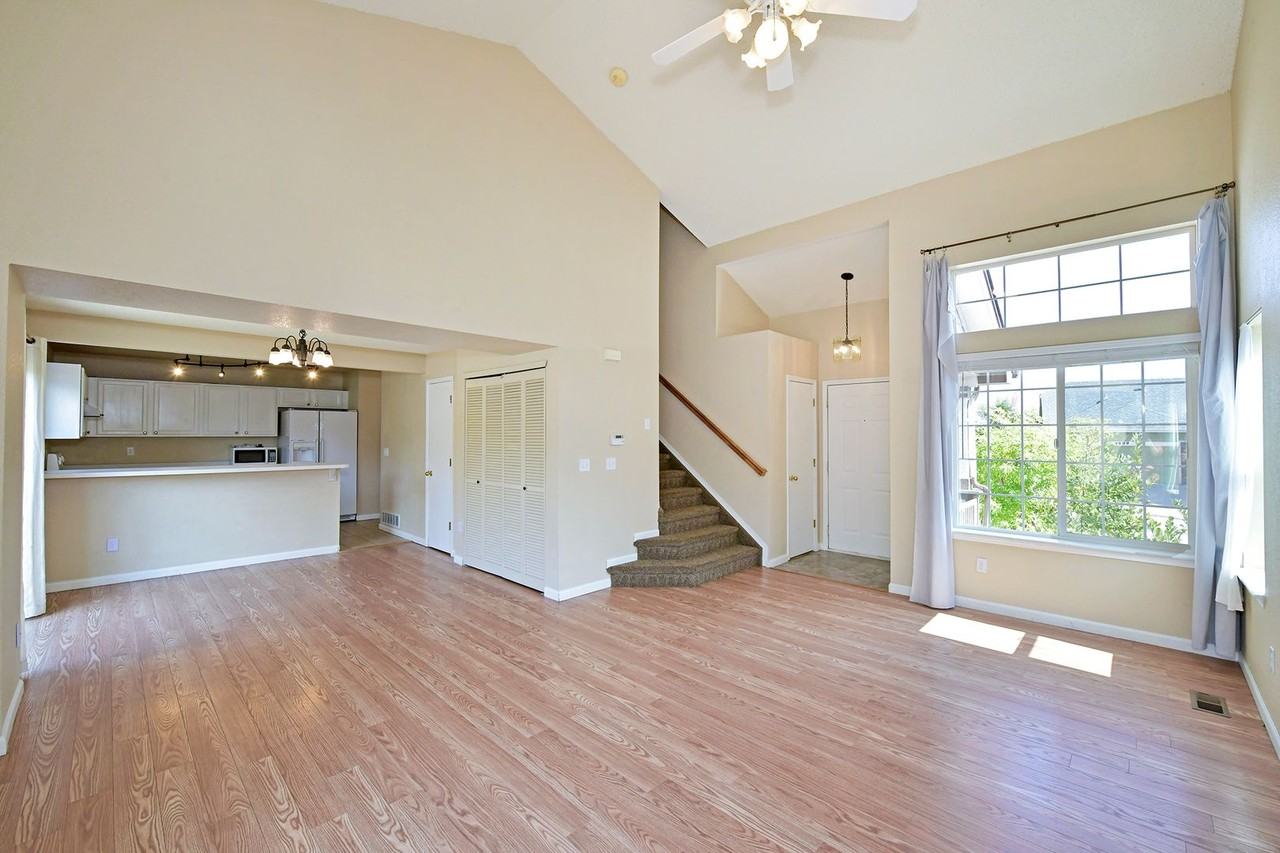 4912 Ardley Dr - Photo 2 of 21