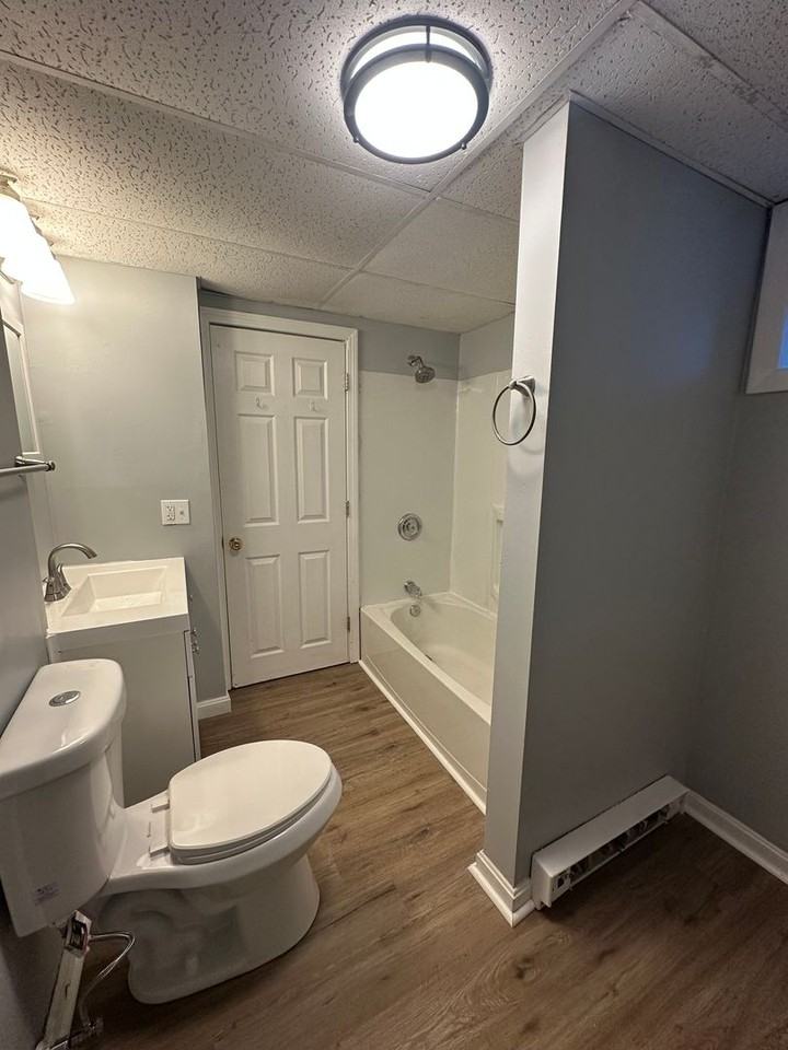 210 N Main St - Photo 3 of 11