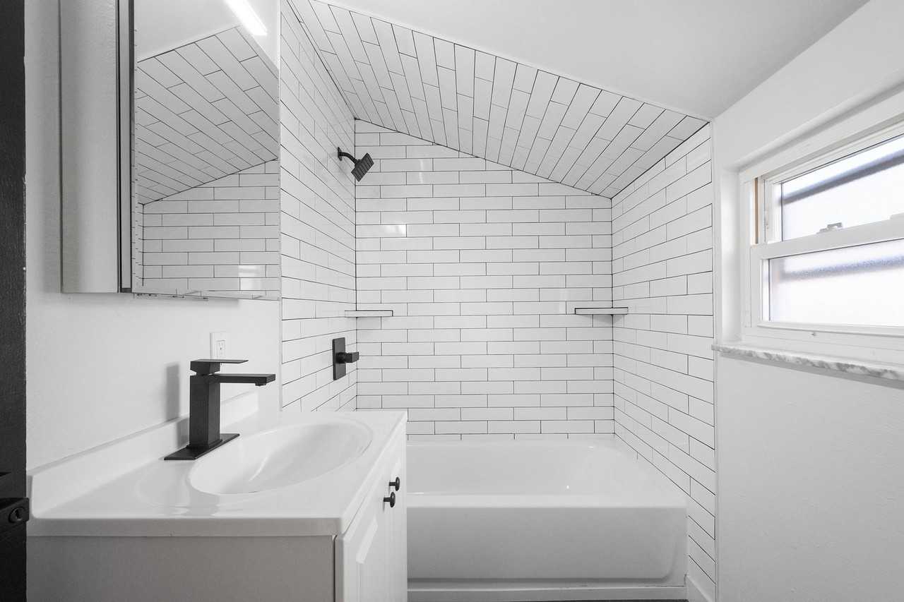 8333 Rolfe St - Photo 2 of 29