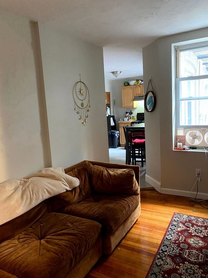 226 Hanover Street - Photo 3 of 20