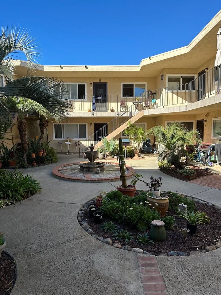 151 S Myers - Photo 4 of 8