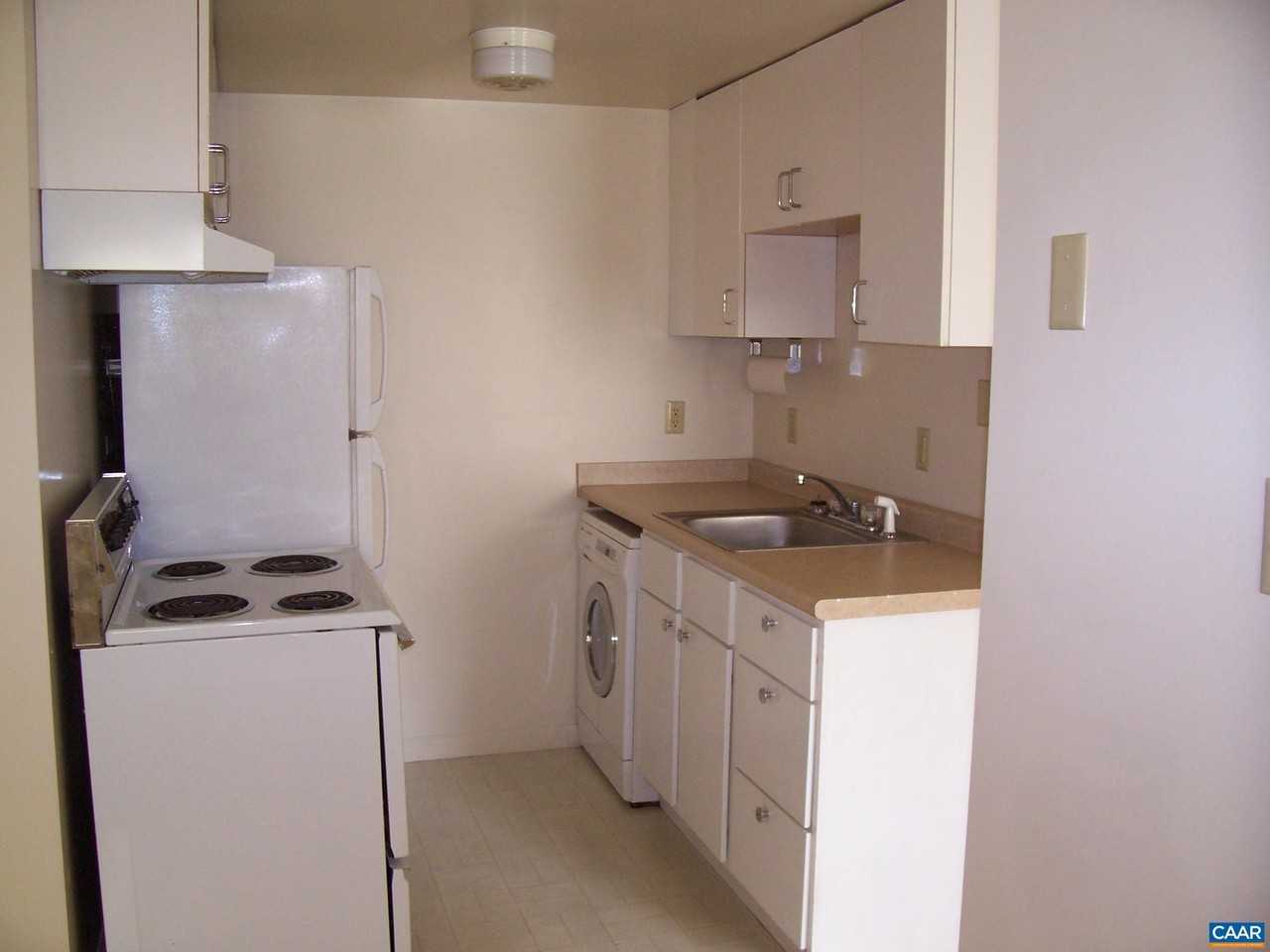 211 Chancellor St #A - Photo 6 of 8