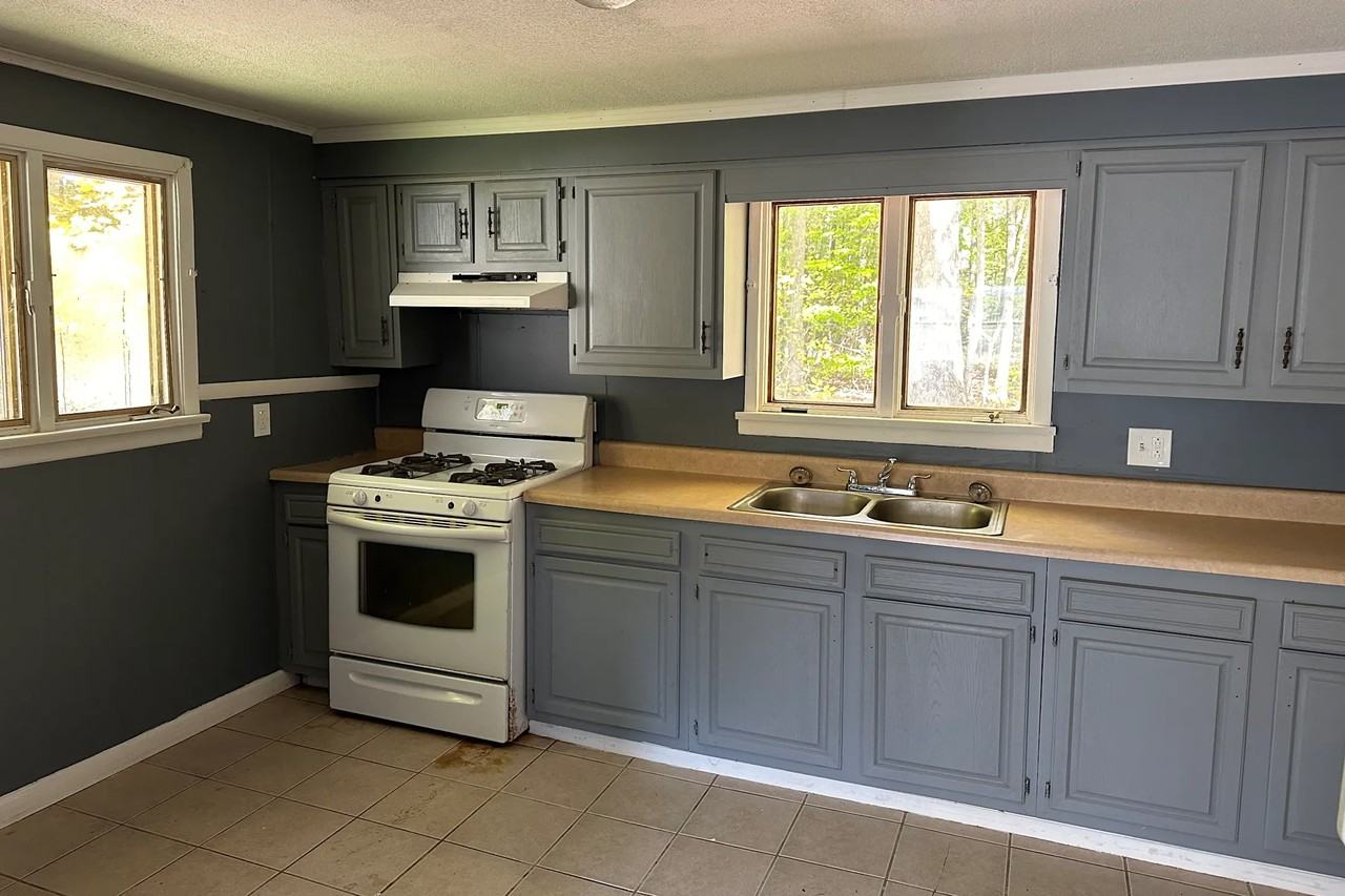 17674 1/2 Lakewood Ave - Photo 3 of 14