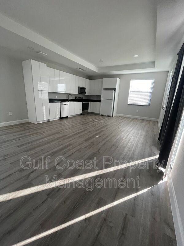 1924 Marlay Ave - Photo 5 of 18