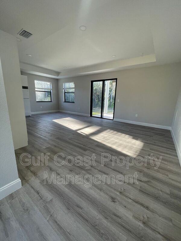 136 Viewpoint Dr - Photo 3 of 21