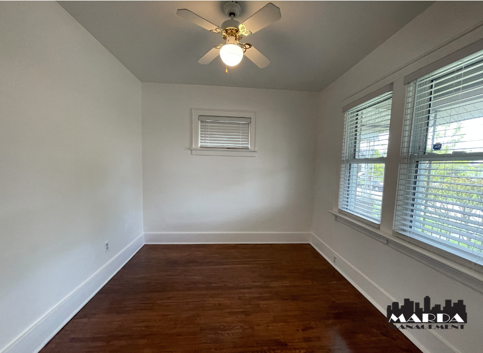 1672 Elsmere Ave - Photo 3 of 16