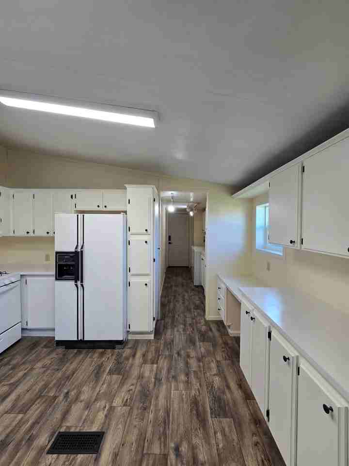 340 Nw 55th St - Photo 3 of 43
