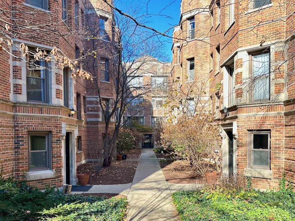 1658 W Farwell Ave #AW8