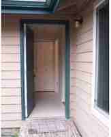 featured image of 3230 Ne Lancaster St