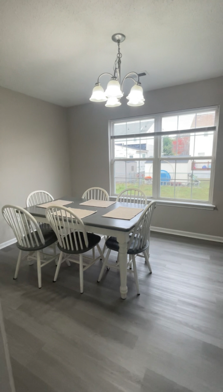 715 25th St - Photo 2 of 11