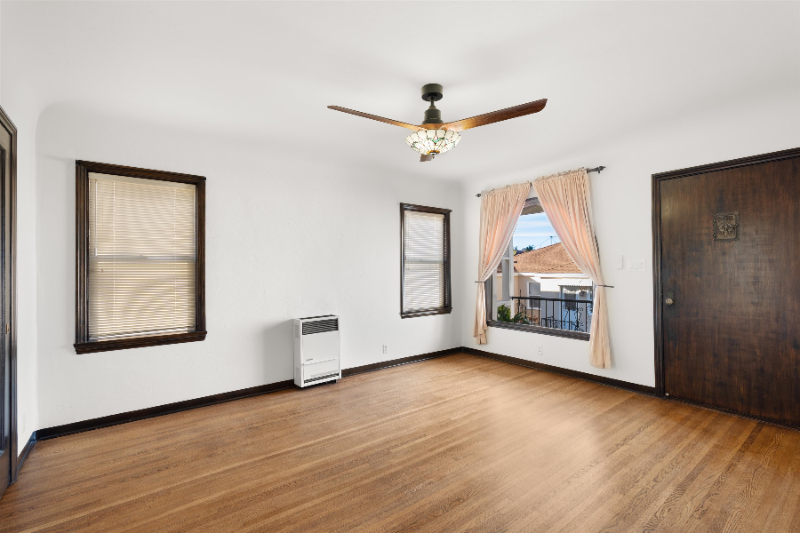 721 W 19th St #727 - Photo 3 of 20