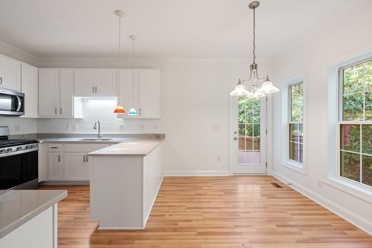 35 Cynthia Ln - Photo 4 of 49
